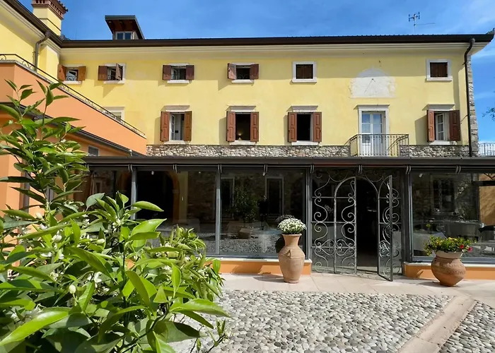 Corte Impero & Restaurant Hotel 3*