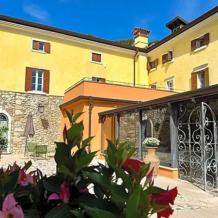 Corte Impero & Restaurant Аффи