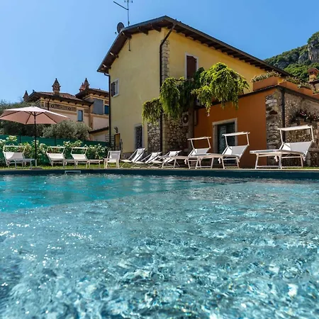 Corte Impero & Restaurant آفي